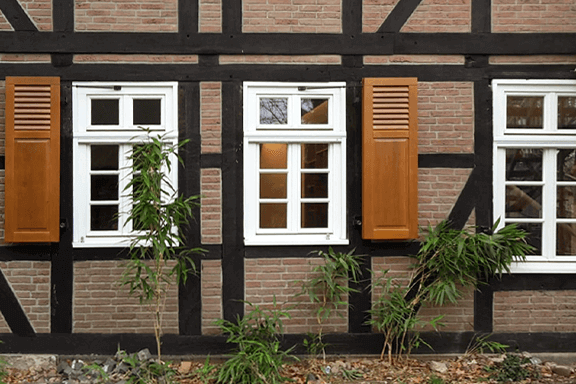 Holz Fensterläden aus Niederbayern | Bayern - Fensterläden aus Holz. Rottaler Fensterladen: Holz Fensterläden von höchster Qualität.